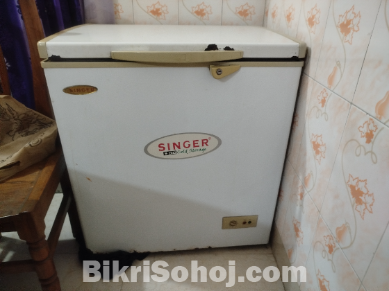 Singer Deep Fridge